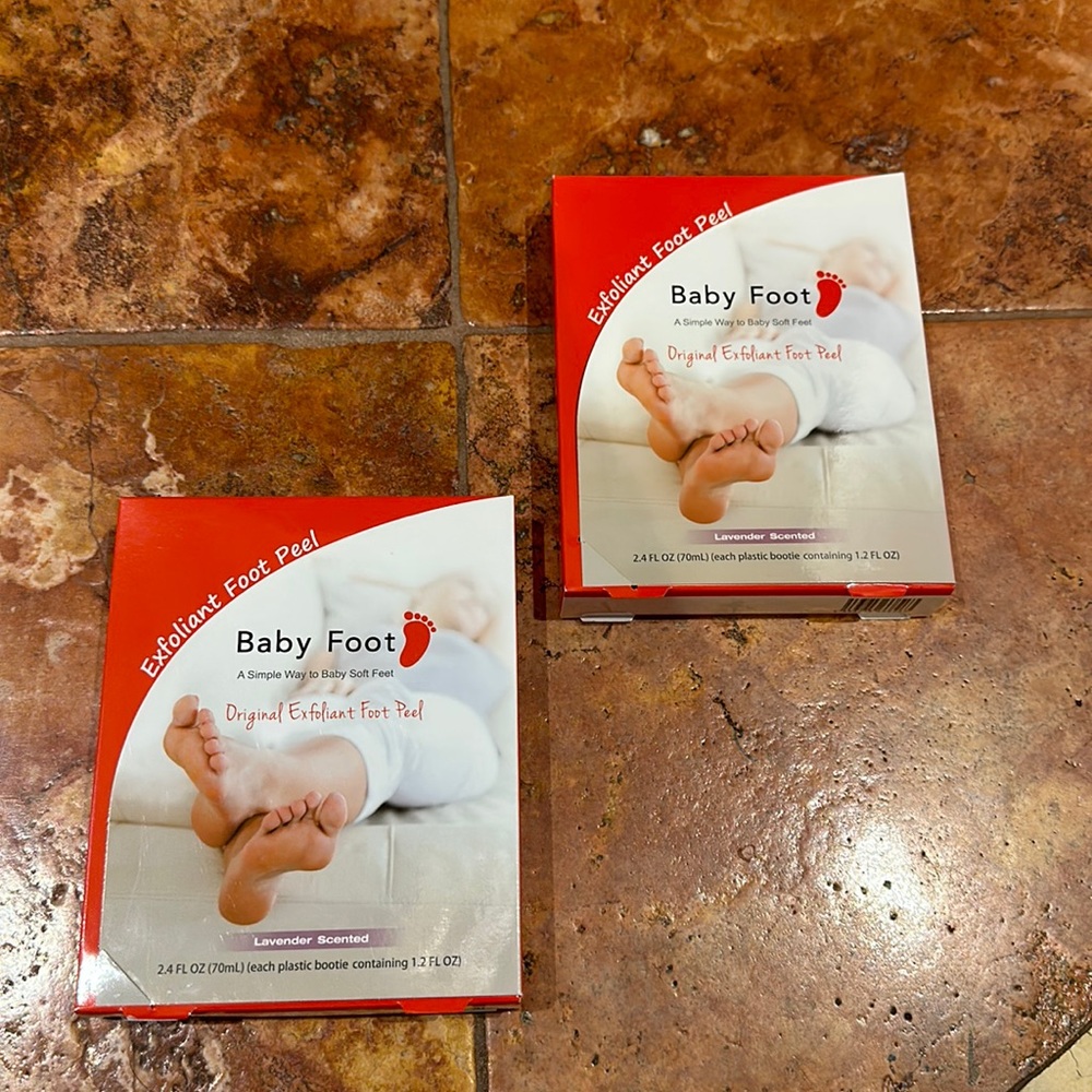 INCLUDES 2 BABY FOOT ORIGINAL This listing includes 2 boxes